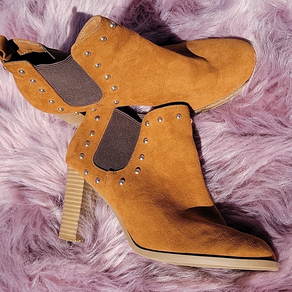 The "it" fall boot. - Picture 2 of 6